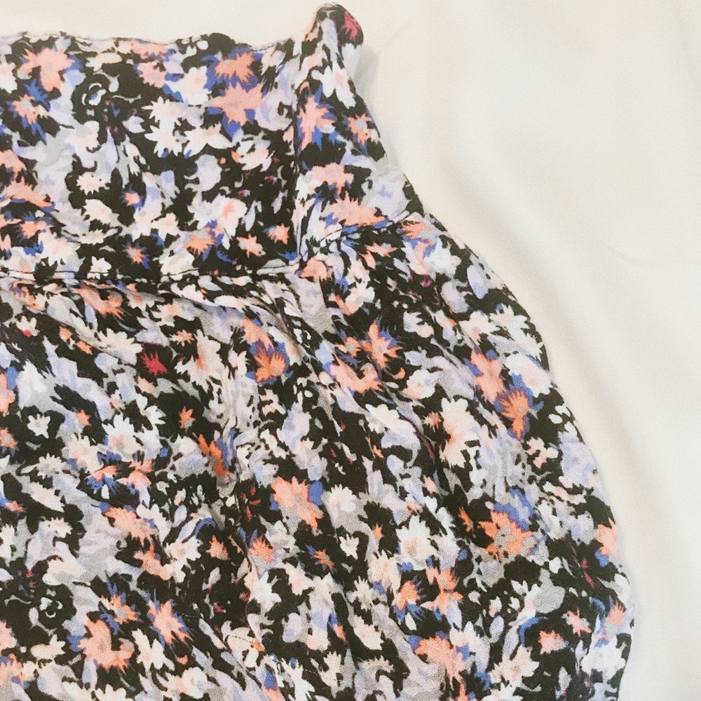 floral patterned American Eagle flowy shorts